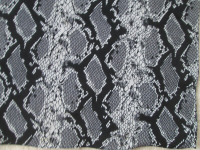 Foulard En Soie Vintage - 50x52 Cm - Bleu - Type Tour De Cou - Occasion En Bon état