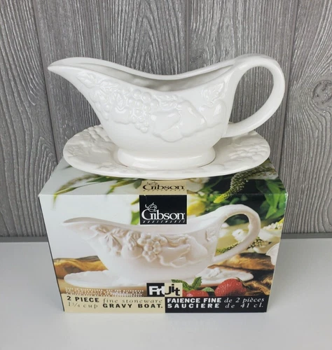NEW Gibson 1-3/4 Cup White Stoneware Gravy Boat w/ Saucer Dish NIB
