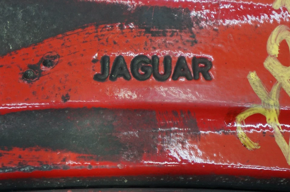 Pinza de freno delantero izquierdo conductor y soporte rojo OEM T2R7242 Jaguar tipo F R 14-20 Foto 2 de 4