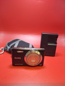 Kodak EasyShare M522 14.2MP Digital Camera Includes Charger & Sd Card 11