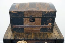Small Victorian Antique Dome Top Slatted Steamer Trunk | Camel Back