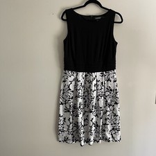 Lauren Ralph Lauren 12 Black White Floral Sleeveless Pleated Fit & Flare Dress