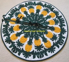Hawaiian quilt  CHRISTMAS TREE SKIRT 100% hand quilted/appliquéd PINEAPPLE 60"