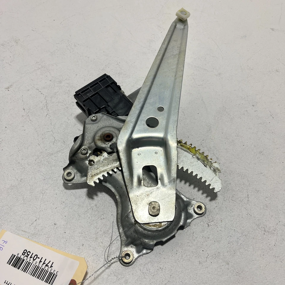 TOYOTA CAMRY 2018-2024 REAR PASSENGER SIDE DOOR WINDOW REGULATOR & MOTOR OEM - Image 3 of 4