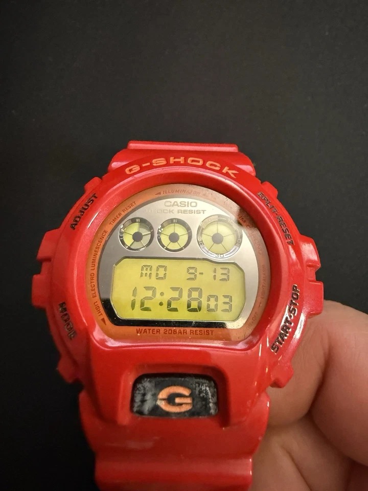 Reloj digital Casio G-SHOCK 3230 para hombre DW-6900MF rojo metálico y negro en caja Foto 2 de 4