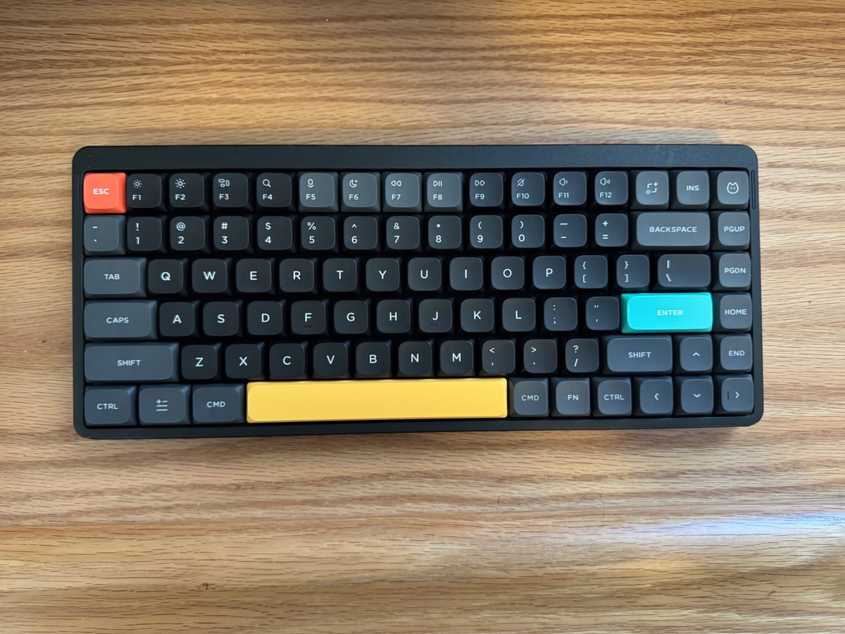 Nuphy Air75 v2 Cowberry軸 Basalt Black NuPhy Air75 V2 QMK/VIA Wireless Mechanical Keyboard - Basalt Black