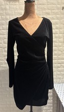Boohoo Women’s Black Solid V-Neck Long Sleeve Ruched Zip Short Dress Size 6