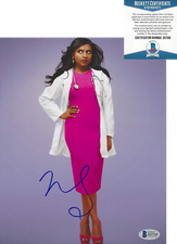 MINDY KALING SIGNED 'THE MINDY PROJECT' 8x10 SHOW PHOTO ACTRESS BECKETT COA BAS