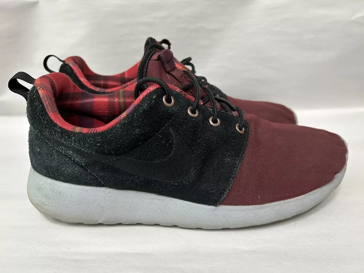 Maroon and cheap black nike roshe