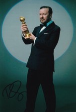 RICKY GERVAIS signed Autogramm 20x30cm MUPPETS MOST WANTED in Person autograph