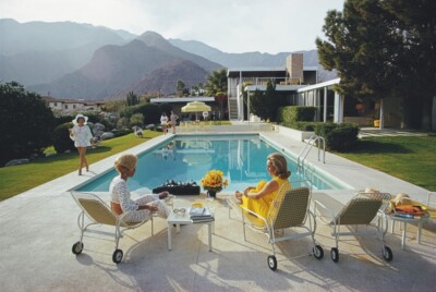 Poolside Gossip 1970 original Slim Aarons Druck Archiv gestempelt 40x30  in XL