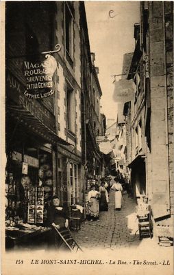 CPA AK Le Mont St-MICHEL - La Rue (633315)
