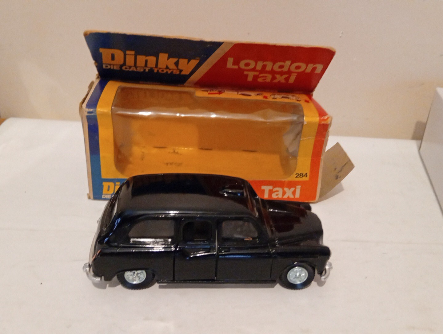 Dinky 284 Austin FX4 London Taxi Noir 1:43 - 1978 - Vintage Avec Boîte