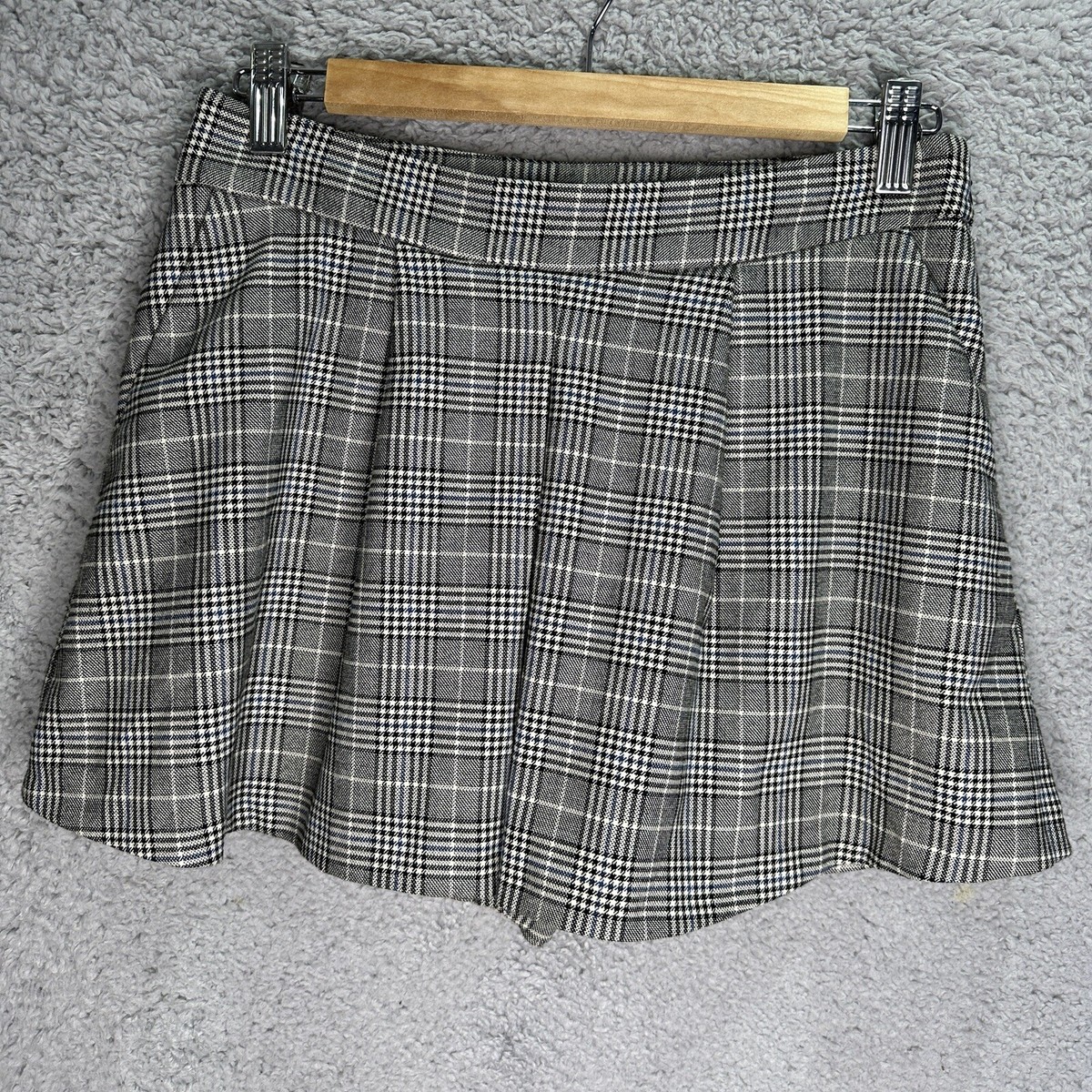 Zara Women's Size M Grey Houndstooth Plaid Mini Skirt Shorts