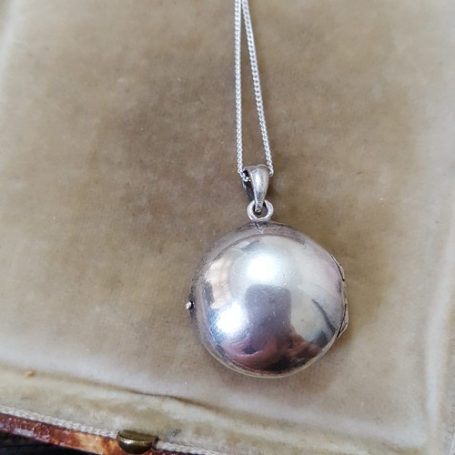 Vintage 925 Sterling Silver Necklace, Vintage Celtic Locket, 18" Silver Chain - Picture 8 of 10