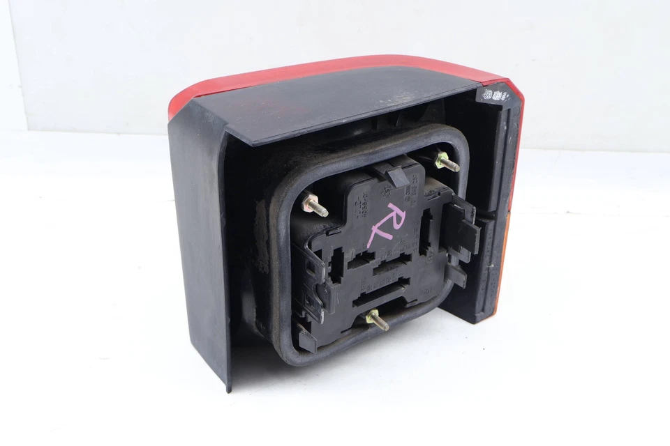 1992-1997 1999-2004 VW EUROVAN - LUZ TRASERA IZQUIERDA / LÁMPARA 701945095A Foto 2 de 4