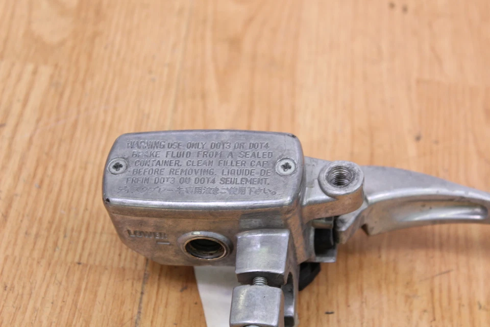 2002 Honda VTX1800C cilindro mestre de freio dianteiro - Imagem 2 de 4