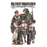 Tamiya TM35212 1/35 German Soldiers At Field Briefing