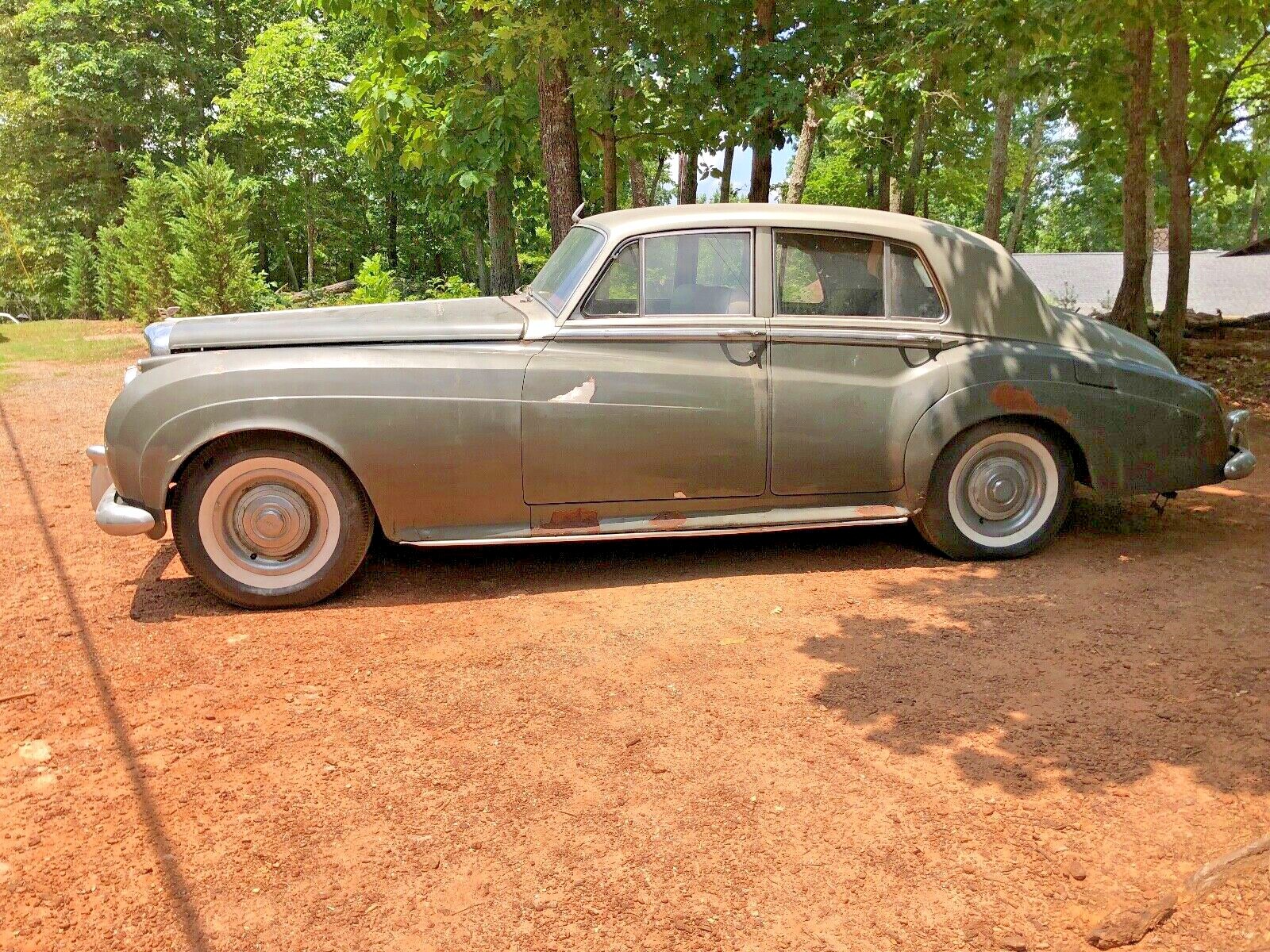 ROLLS ROYCE PHANTOM V, CLOUD BENTLEY FOGLIGHT. THE WORLDS LARGEST USED INVENTORY