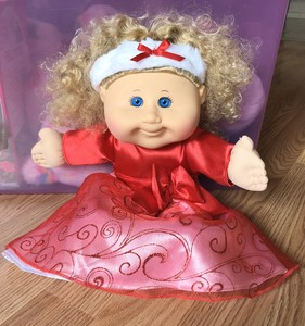 cabbage patch holiday doll 2018