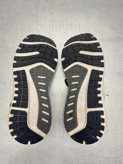 Size 10 - Brooks Beast 20 Gray - 110327-2E-491 for sale