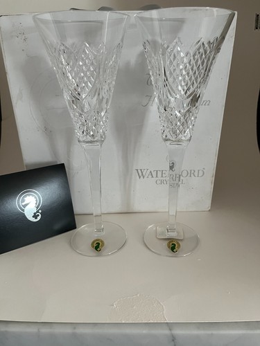 Set of two Waterford Wedding Heirloom Champagne Flutes - Picture 9 of 10