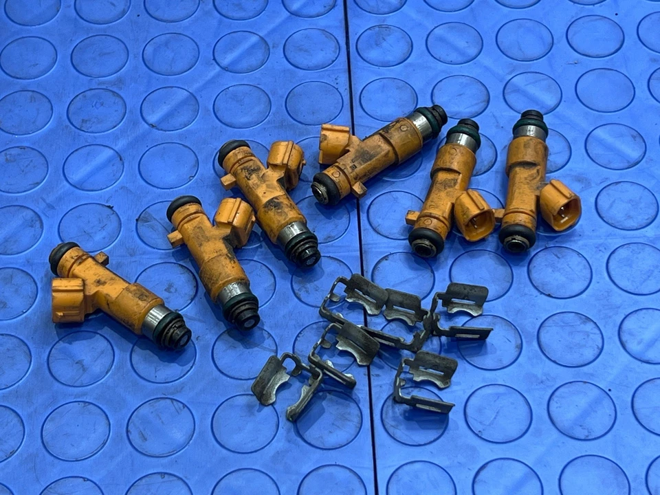 Trilho de combustível 14-17 Infiniti QX50 3,7L com injetores - 6 originais do fabricante 16600EY00A - Imagem 2 de 4