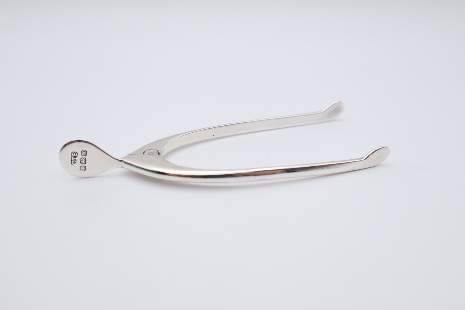 Antique Sterling Silver Boxed Wishbone Sugar Tongs Hallmarked Birmingham 1934