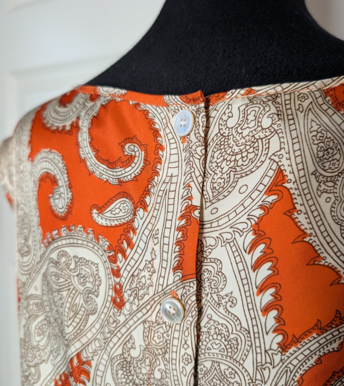 Talbots Size 12 Blouse Button Back Sleeveless  Or… - image 5