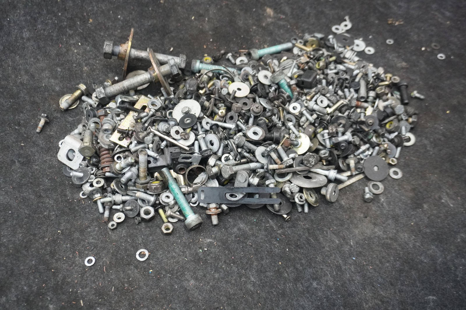 Miscellaneous Assorted Oem Hardware Nut Bolt Washer Bracket Ferrari 360 2004