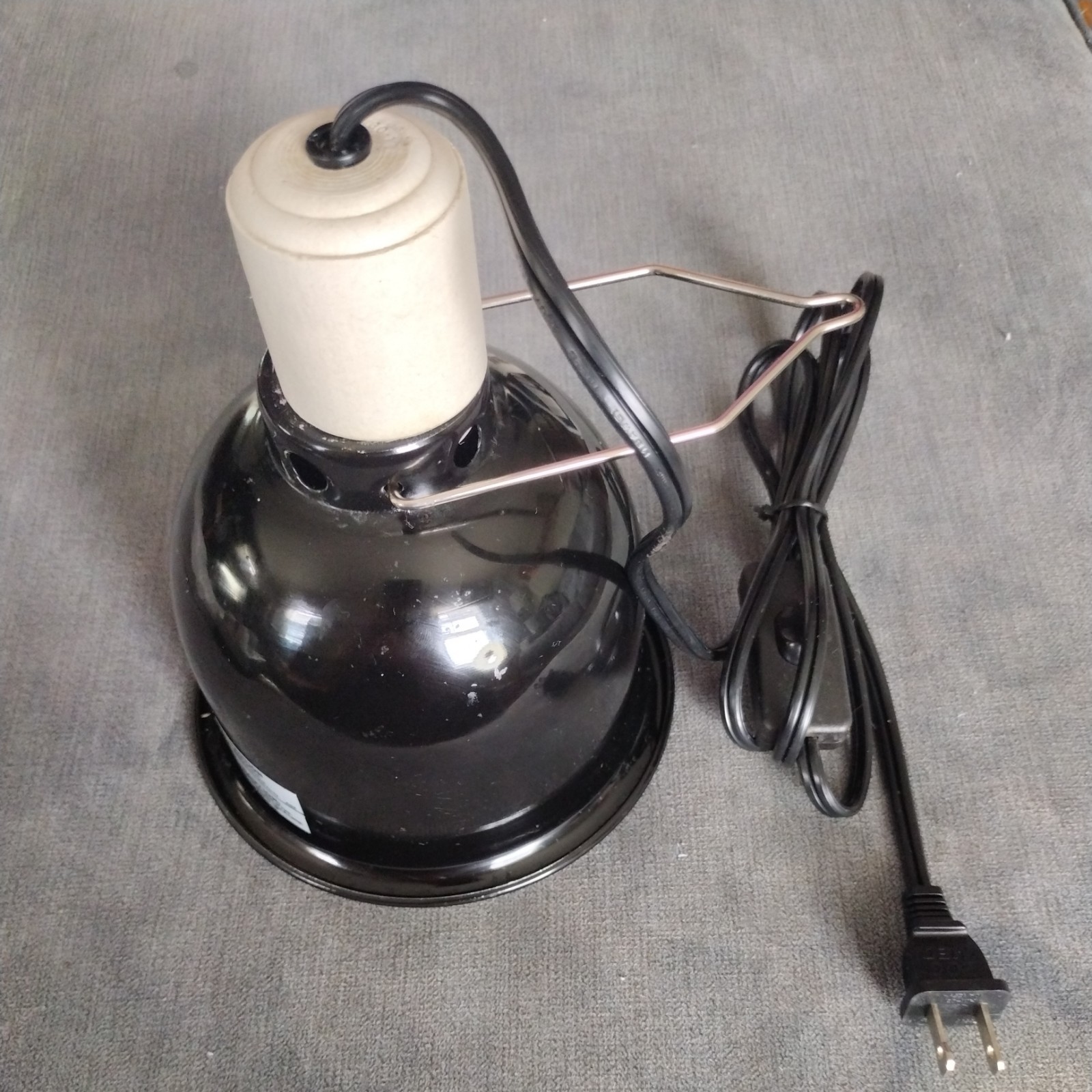 Deep Dome Heat Lamp Fixture.