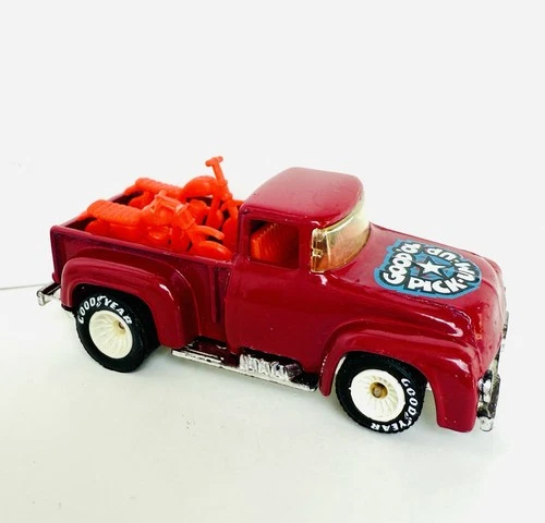 Hot Wheels 1983 Good Ol Pick Um Up Real Riders Maroon Plum Red Bikes in Bed