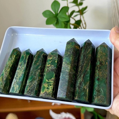 Natural Emerald Tower Point Meditation Obelisk Healing Crystal Mineral Specimen - Picture 3 of 7