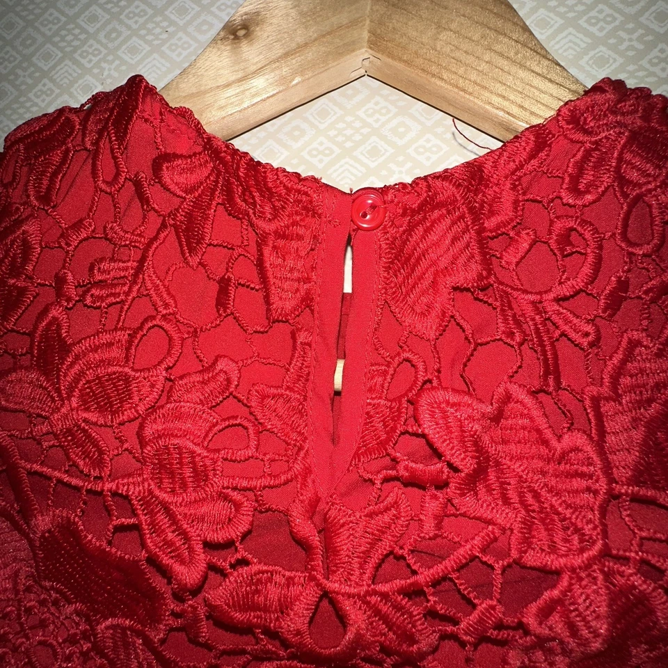 H&M - Vestido Rojo Floral Encaje Cerradura Espalda Niñas Talla 5-6 AÑOS Vacaciones Formal Usado en Excelente Condición Foto 3 de 4