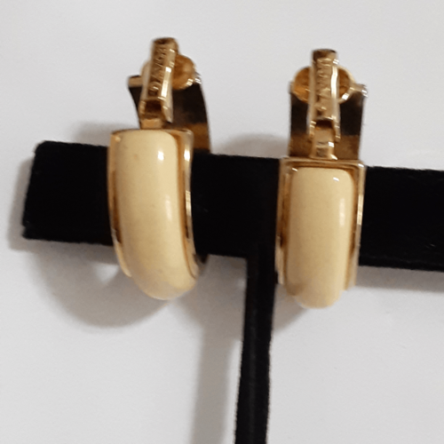 Vintage Avon gold cream tone clip on earrings hoops classic 1" - Afbeelding 1 van 2