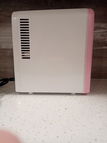 Personal Chiller Pink Mini Fridge - Picture 4 of 6
