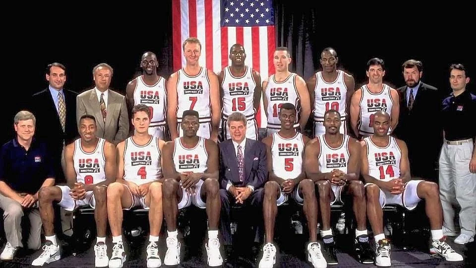 1992 NBA Hoops Summer Olympics Team USA - No # Plastic Die Cut Card - Dream Team - Image 2 of 2