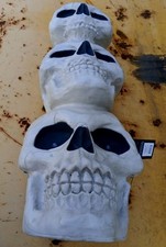 2017 27" Hyde Eek SKULL TOTEM - EYES LIGHT UP IT LAUGHS IT'S NEW-UNUSED. db