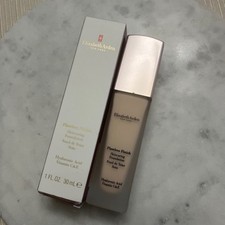 Elizabeth Arden Foundation 100C Light Flawless Finish Skin Caring Makeup New 1oz