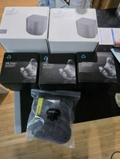 SteamVR Base Station 2.0 And 3 Vive 3.0 Trackers With Straps