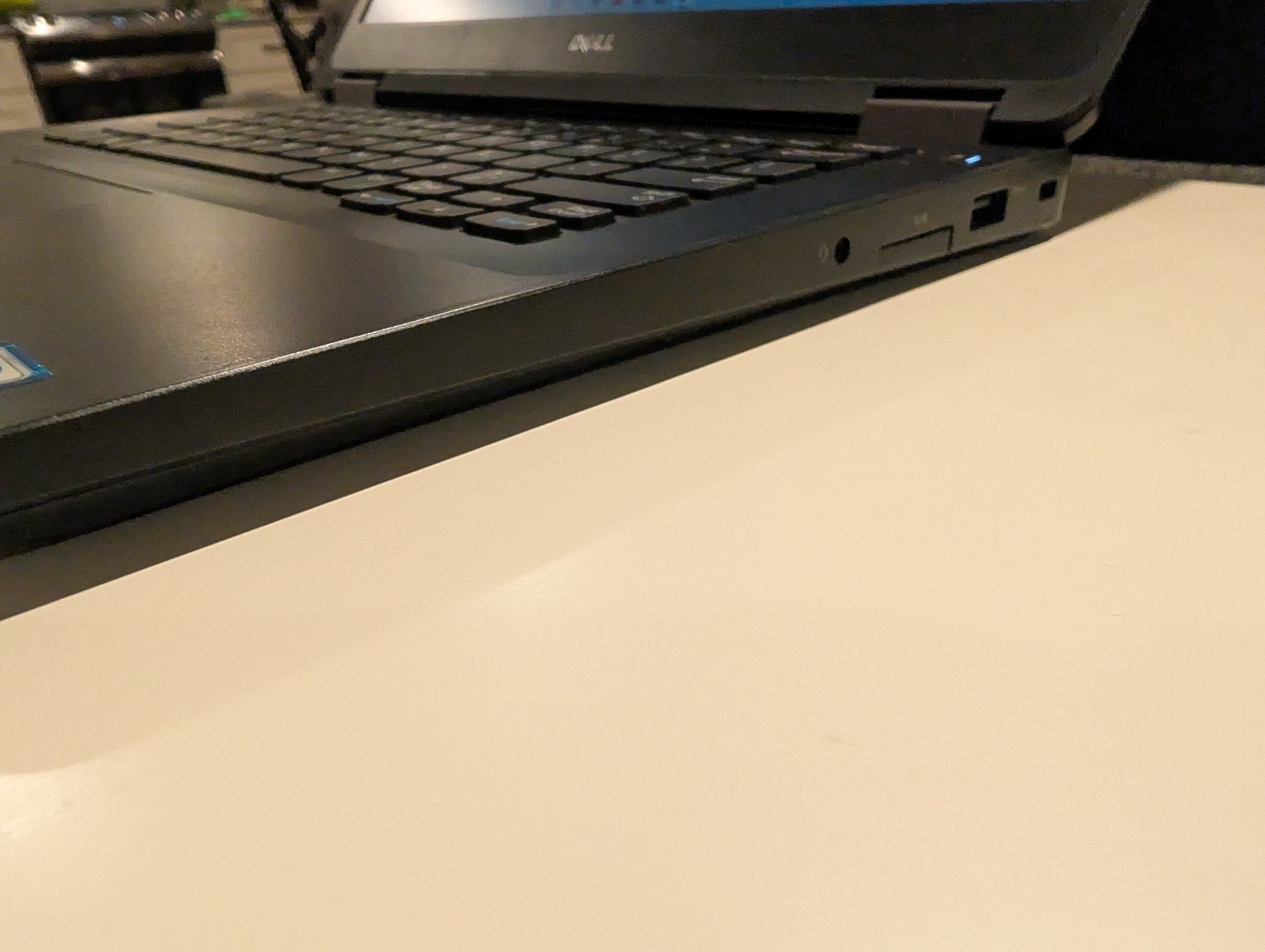 Dell Latitude e5470, 14-Inch Laptop, with Intel Core i5-6440HQ, 250 GB HDD (Hard Disk Drive), Windows 11 Pro