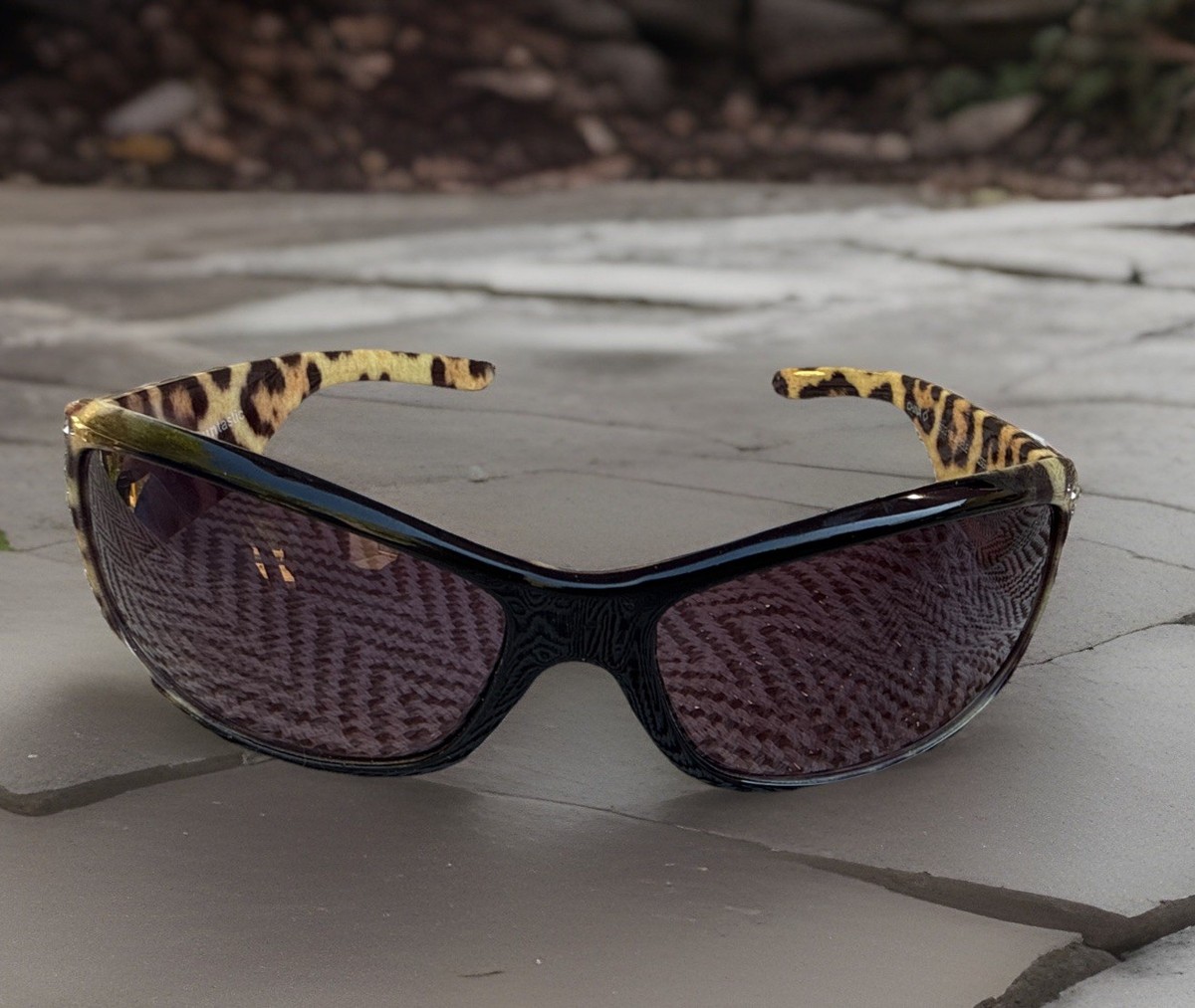 Guess Leopard Print Aviator Sunglasses, Gently Used No Flaws Womens Sunglasses Black and Leopard Rhinestone Classic Women  main image 2