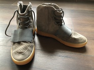 yeezy que brillan en la oscuridad