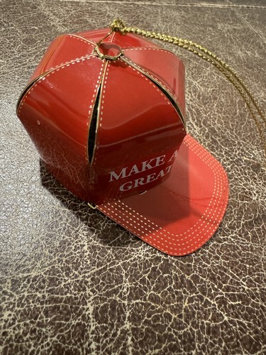Trump Make America Great Again Sombrero Rojo de Metal Adorno de Navidad Oficial MAGA - Imagen 5 de 6