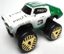 1989 GALOOB MICRO MACHINES '68 PONTIAC GTO #3 PRO 1 WHITE & GREEN 1 1/4" CAR