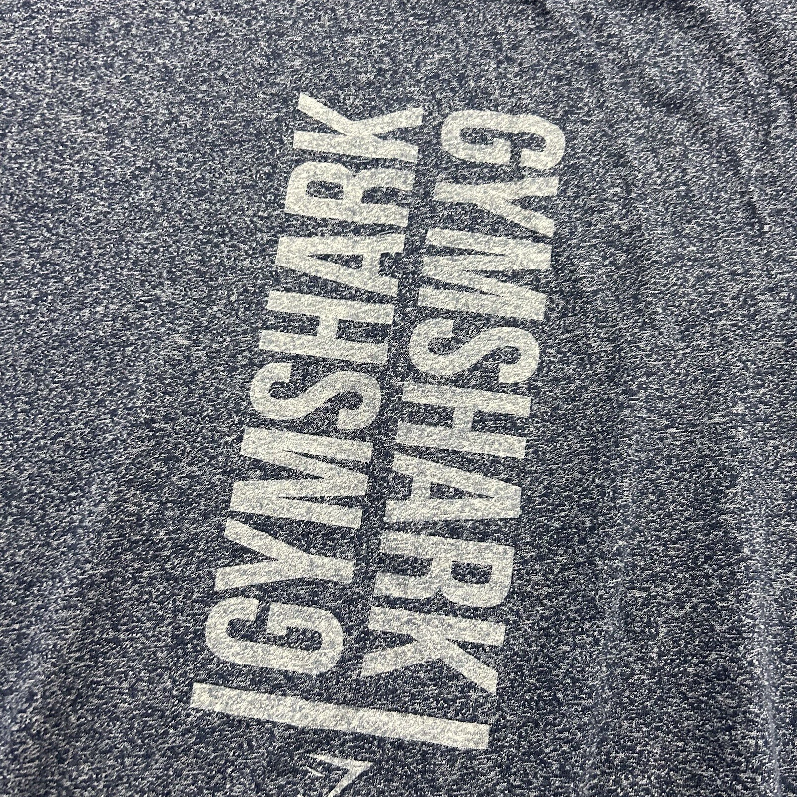 gymshark short sleeve spell out logo shirt