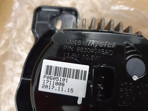 GENUINE Mopar Jeep Wrangler Gladiator 2017-2020 Front Right Fog Lamp 68304048AE - Picture 4 of 4