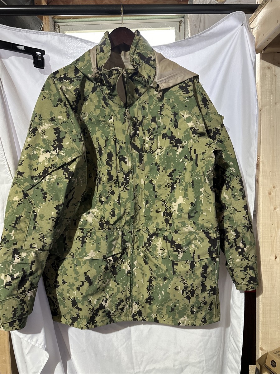 US Navy Working Uniform NWU Type III Parka Medium Regular AOR2