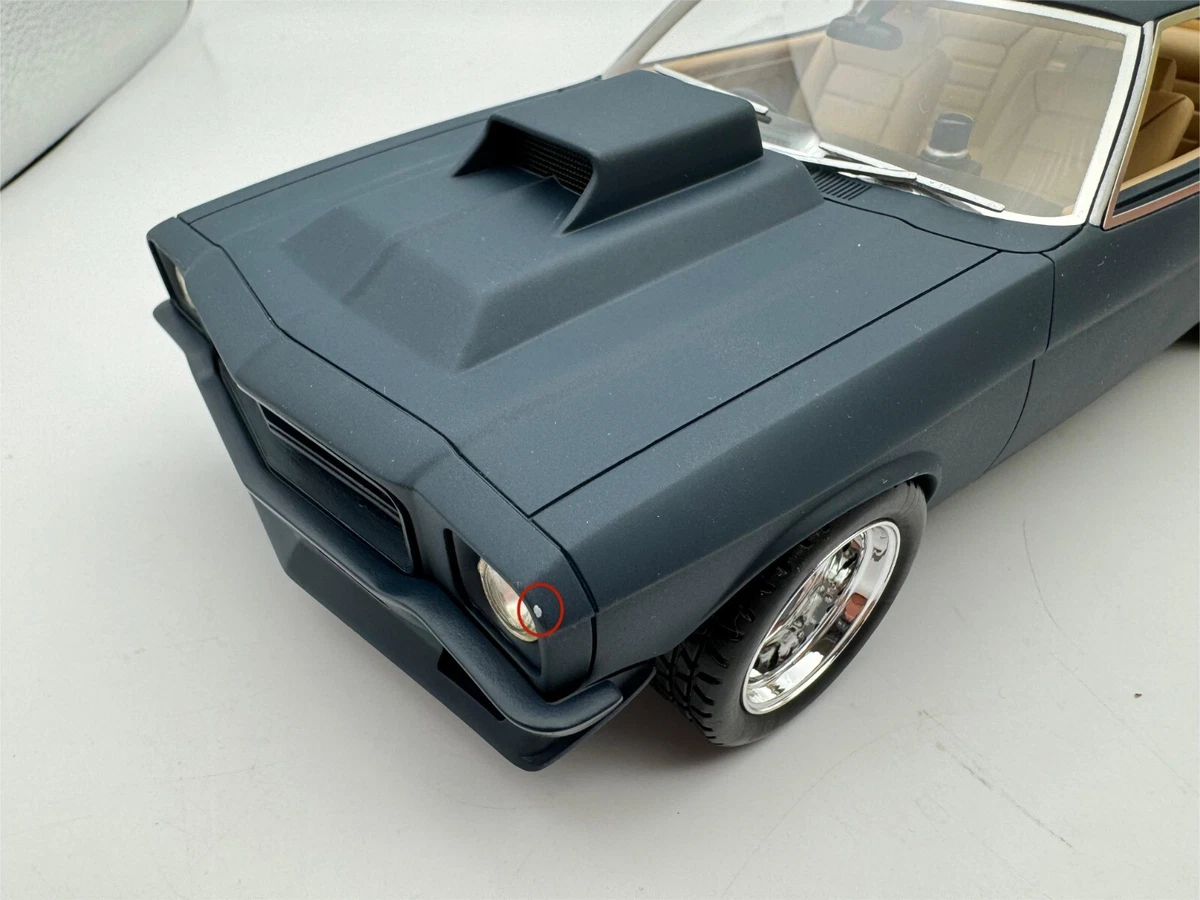 ACE 1/18 Nightrider Mad Max Holden Blue #H8 A Little Paint