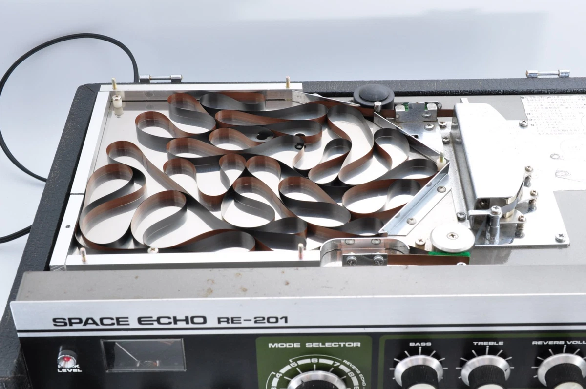 Roland RE-201 Analog Tape Echo Vintage 1975 Made in Japan Working 403776